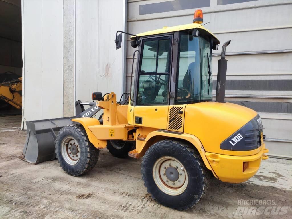 Volvo L 30 B  휠로우더