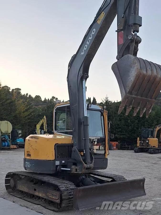 Volvo ECR88PLUS 중형굴삭기 7톤-28톤