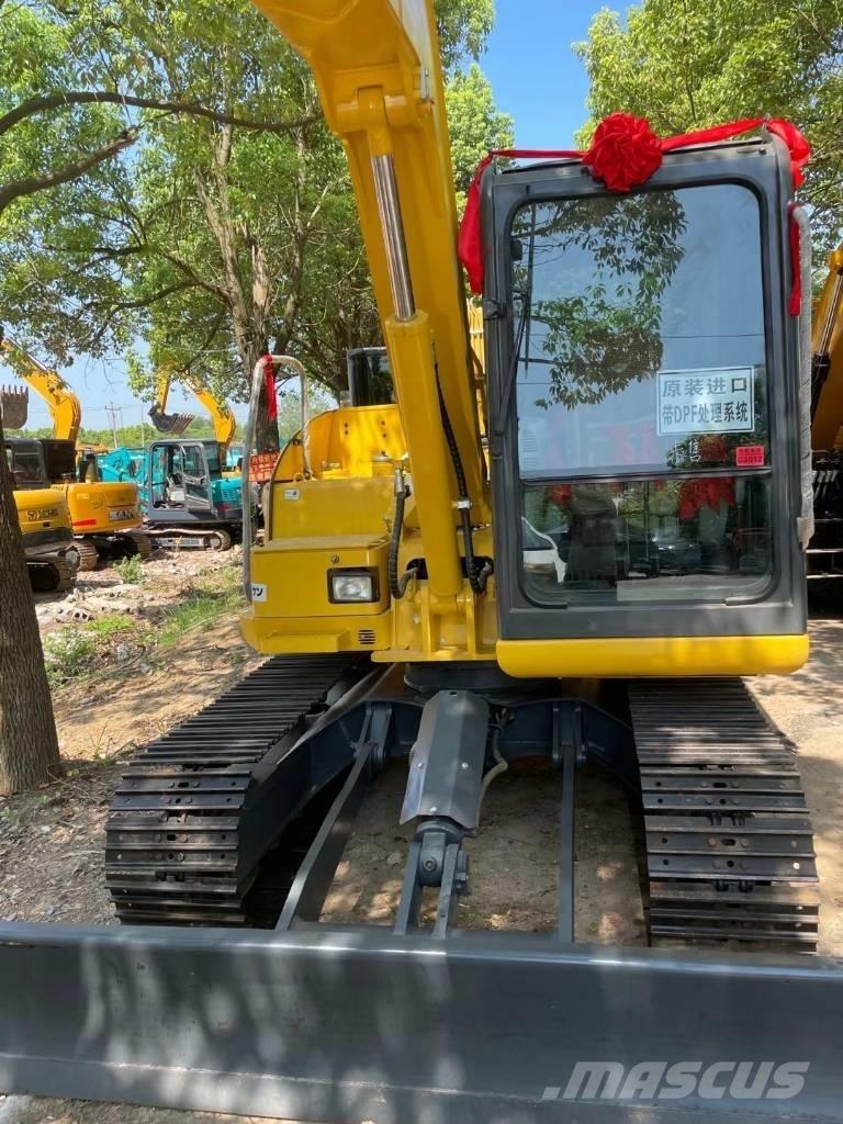 Komatsu PC70-8 중형굴삭기 7톤-28톤