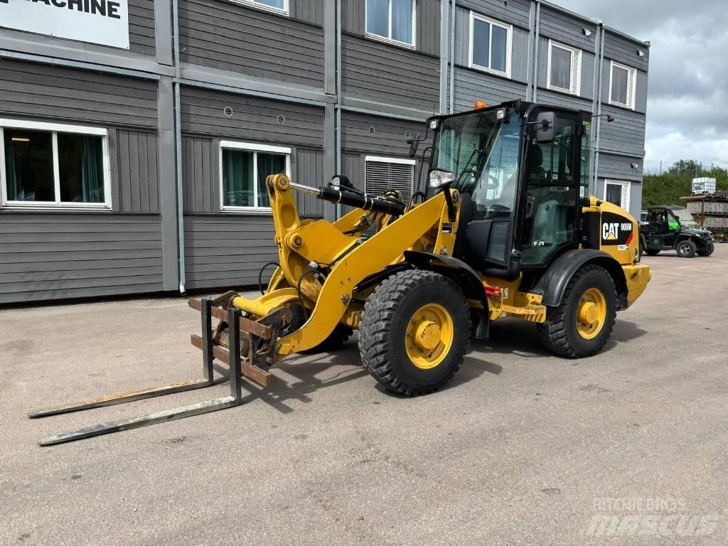 ** SOLD ** CAT 906M  휠로우더