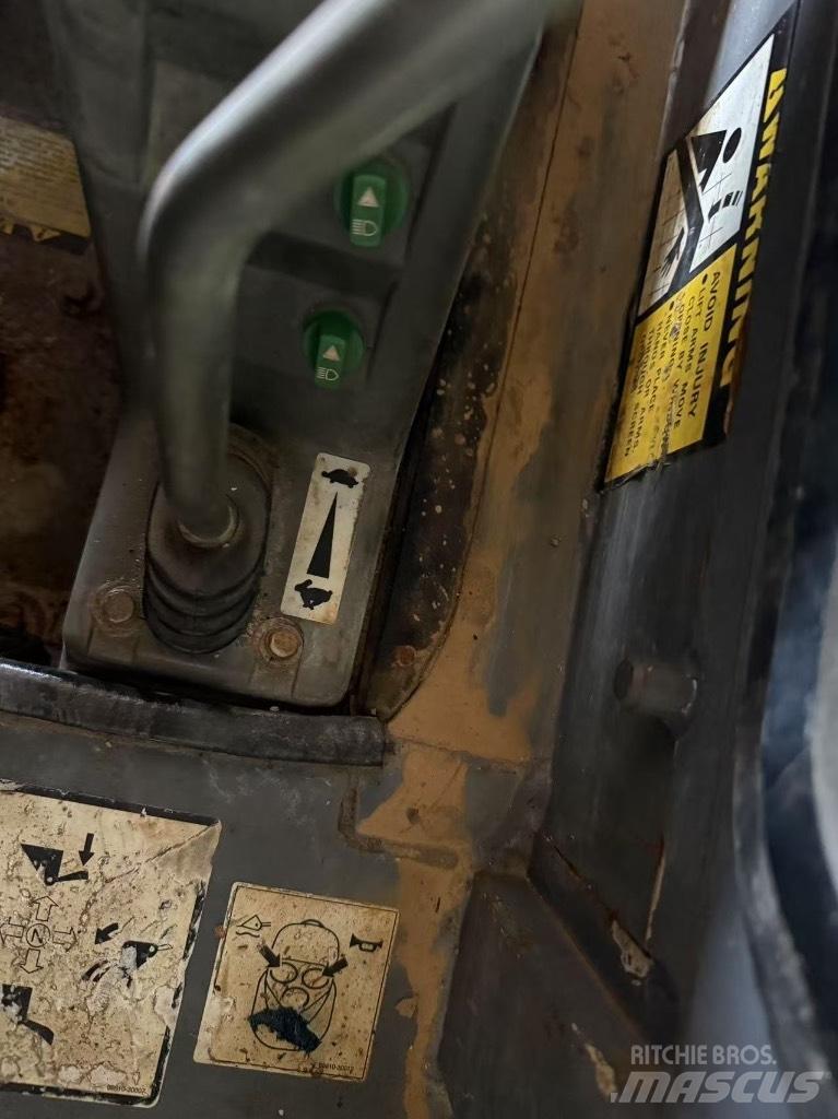Takeuchi TL150 궤도식 로우더