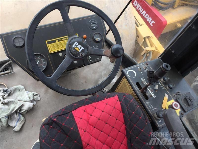 CAT CS-583C 싱글 드럼 롤러