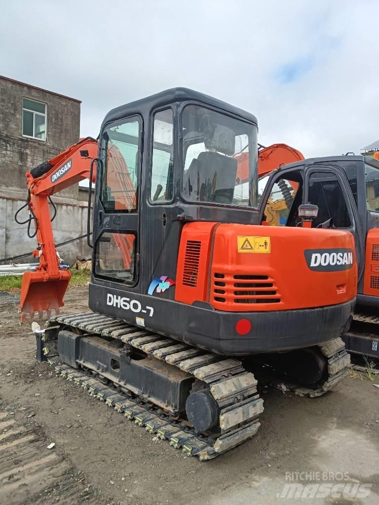 Doosan DH 60 소형 굴삭기 7톤 미만