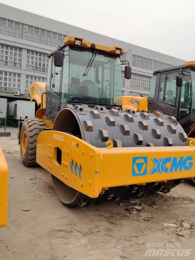 XCMG XS 203 J 싱글 드럼 롤러