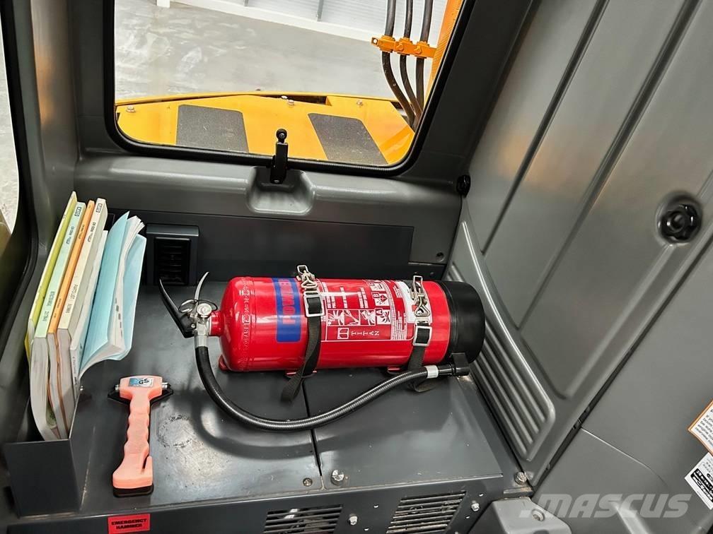 Kato CR-130Ri A/T 크레인