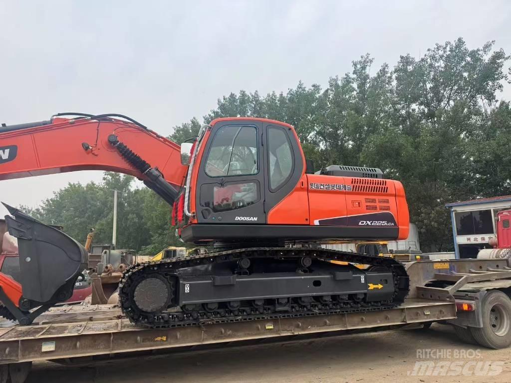 Doosan DX 225 LCA 대형 굴삭기 29톤 이상