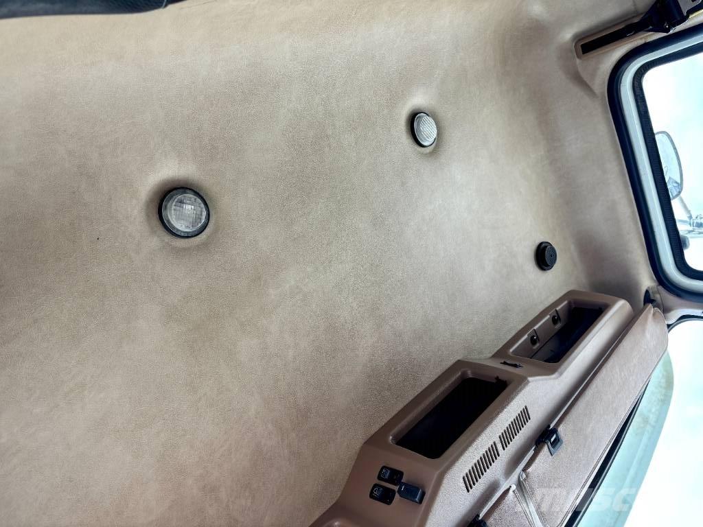 Mack GU713 회수 차량