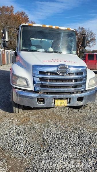 Hino Toilet Truck 탱커 트럭