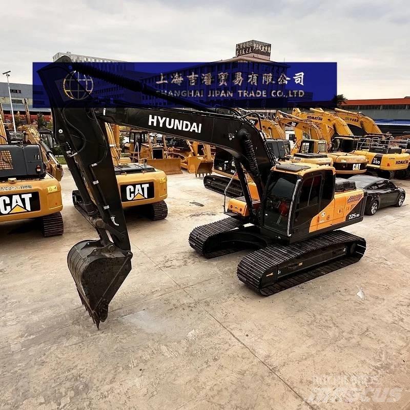 Hyundai R225 대형 굴삭기 29톤 이상