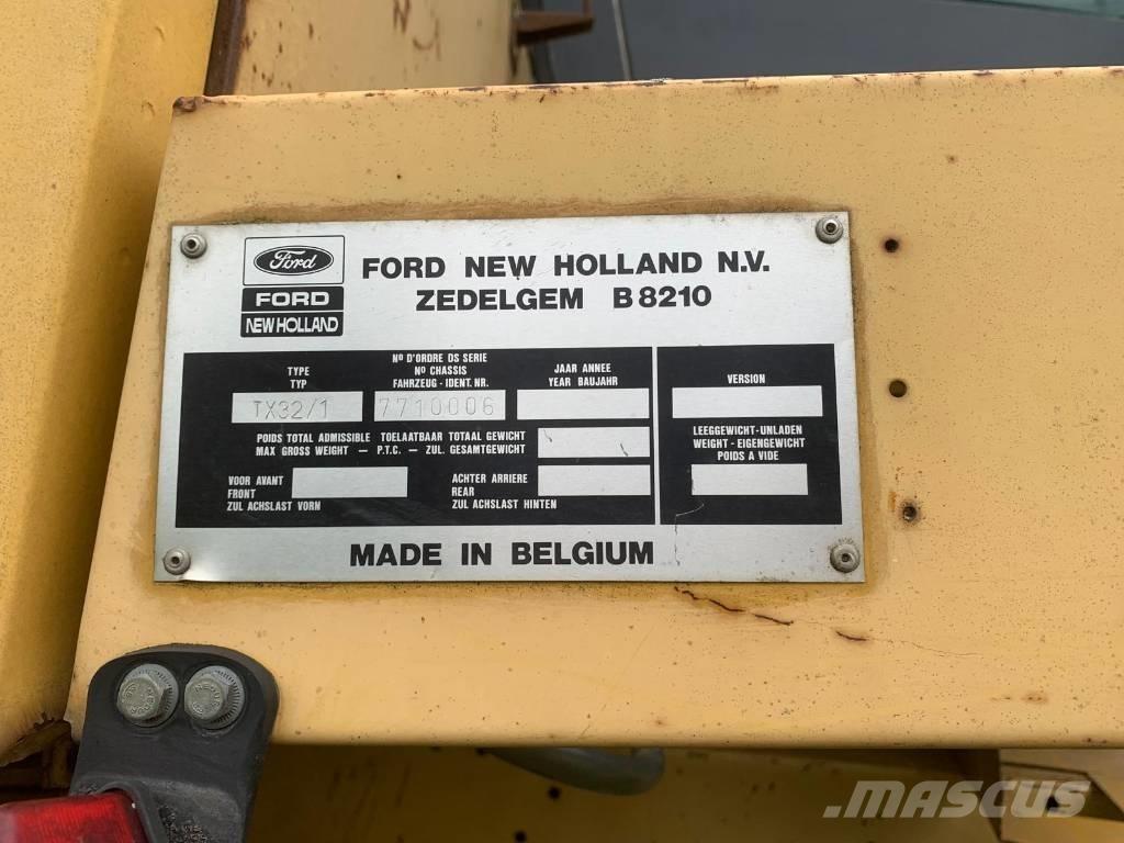 New Holland TX 32 콤바인 수확기