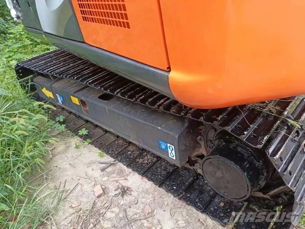 Hitachi ZX70 소형 굴삭기 7톤 미만