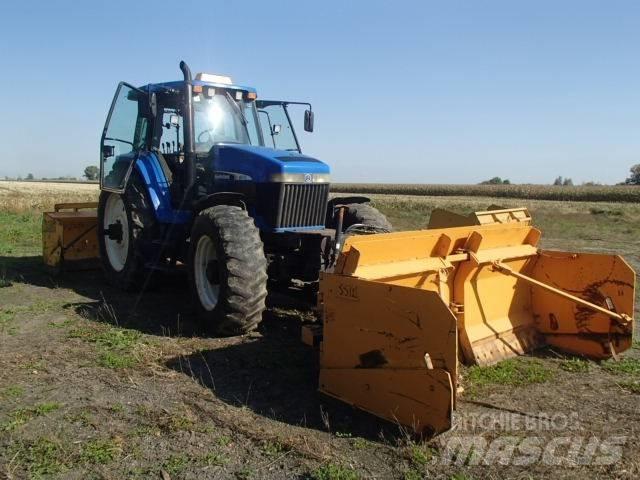 New Holland 8670 트랙터