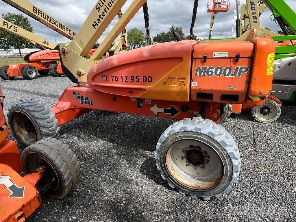 JLG M 600 JP 견인식 전동이동 리프트