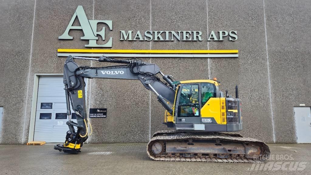 Volvo ECR 235 E L 대형 굴삭기 29톤 이상