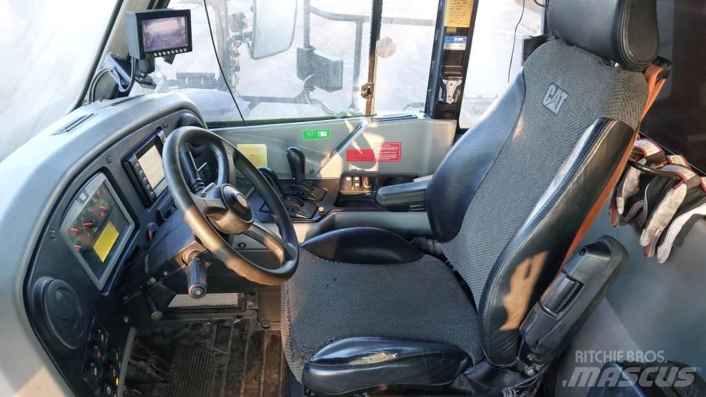 CAT 772G 건설현장 덤프트럭