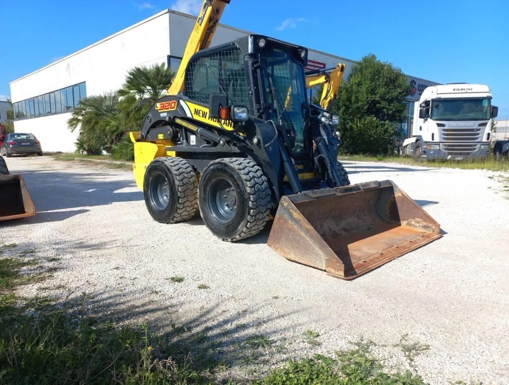 New Holland L320  스키드로더