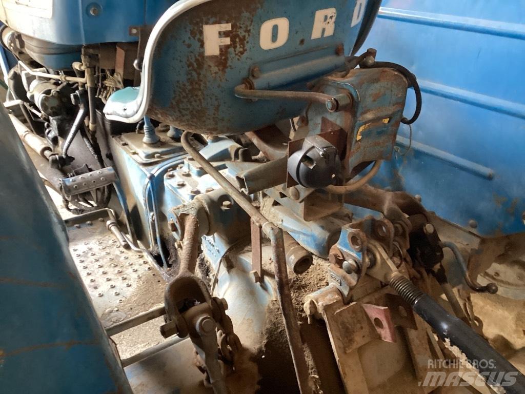 Ford 3000 트랙터