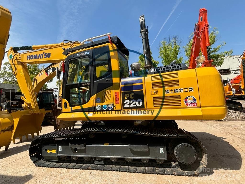 Komatsu PC 220 대형 굴삭기 29톤 이상