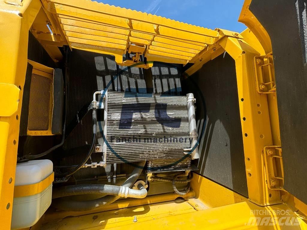 Komatsu PC 220 대형 굴삭기 29톤 이상