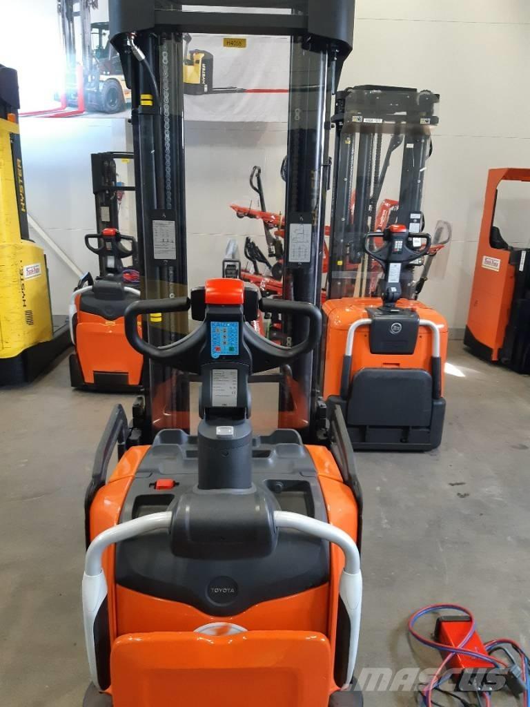 Toyota SPE160L 포크리프트