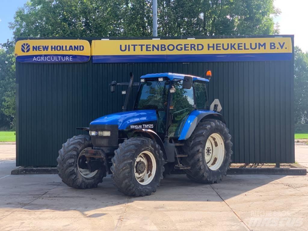 New Holland TM 125 트랙터