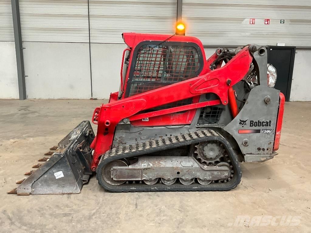 Bobcat T 590  스키드로더