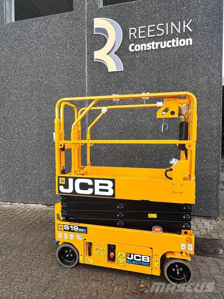 JCB 1932e 가위형 리프트