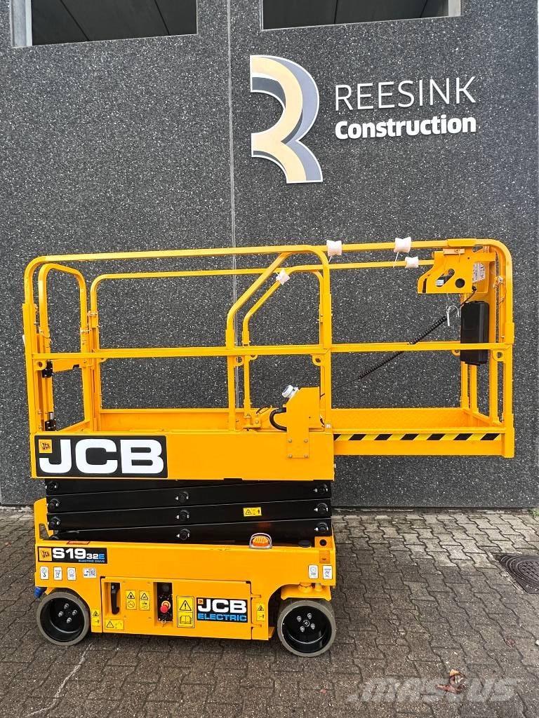 JCB 1932e 가위형 리프트