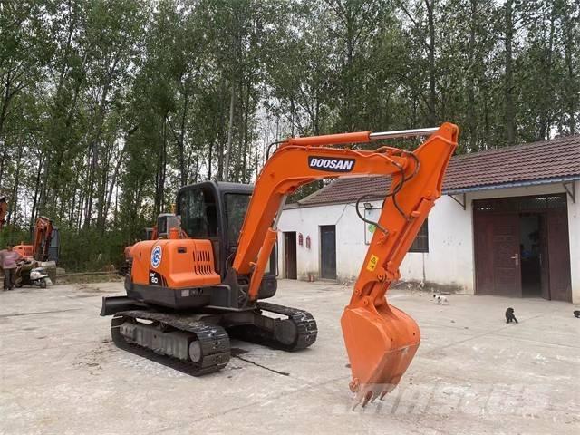 Doosan DX60 대형 굴삭기 29톤 이상