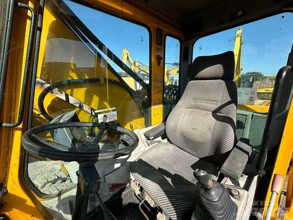 Liebherr A 900 B  휠 굴삭기