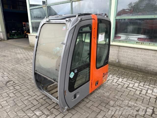 Hitachi Zaxis 캐빈 및 인테리어