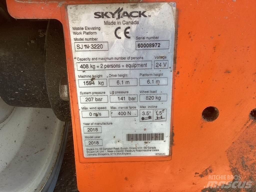 SkyJack SJIII3220 가위형 리프트
