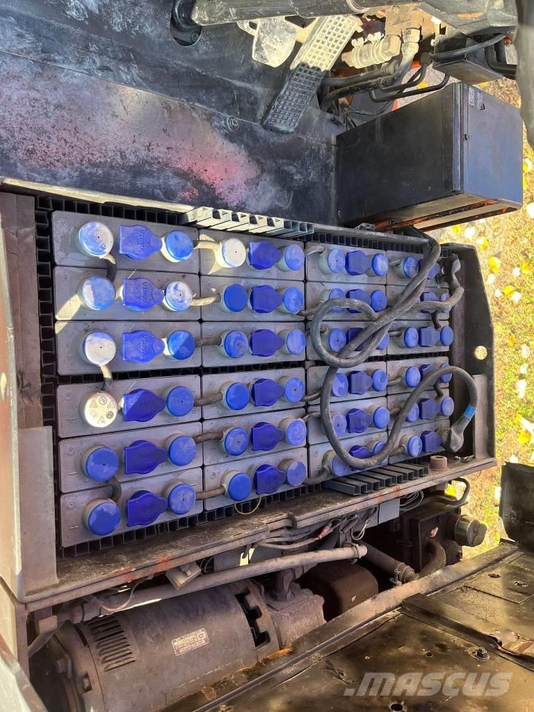 Toyota 2FBE13 전동 지게차