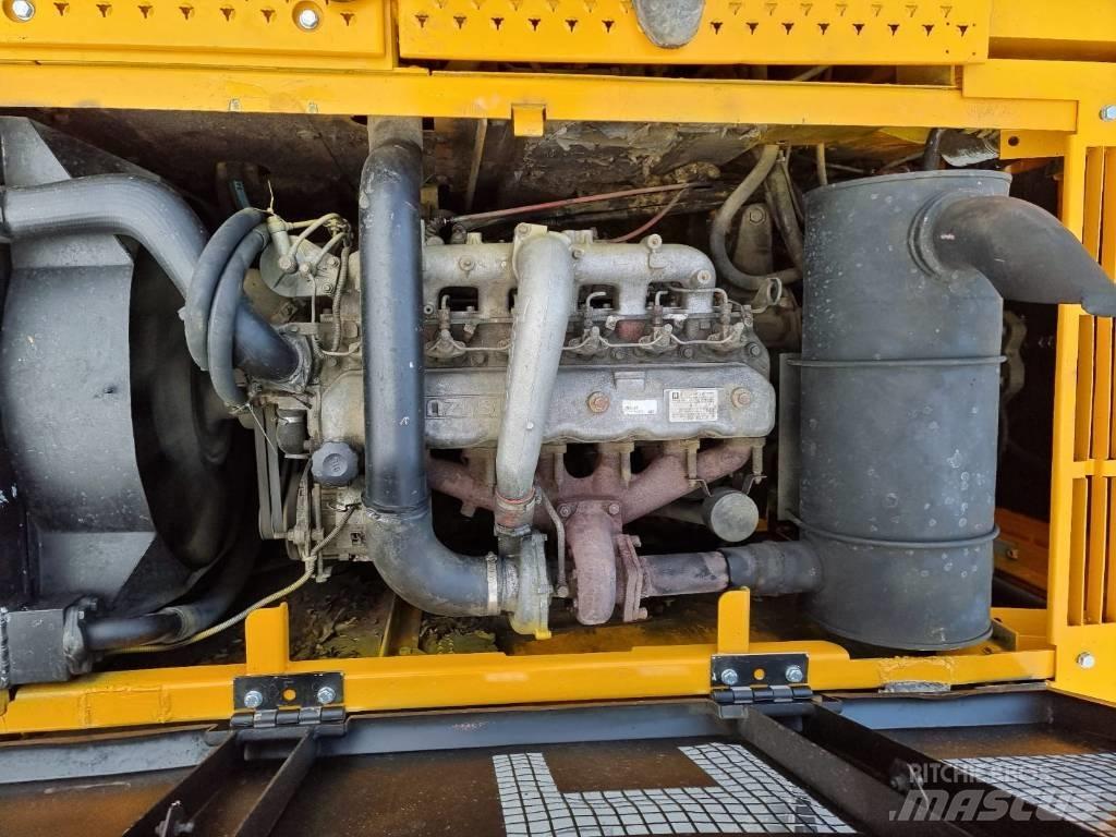 JCB JS 220 LC 대형 굴삭기 29톤 이상