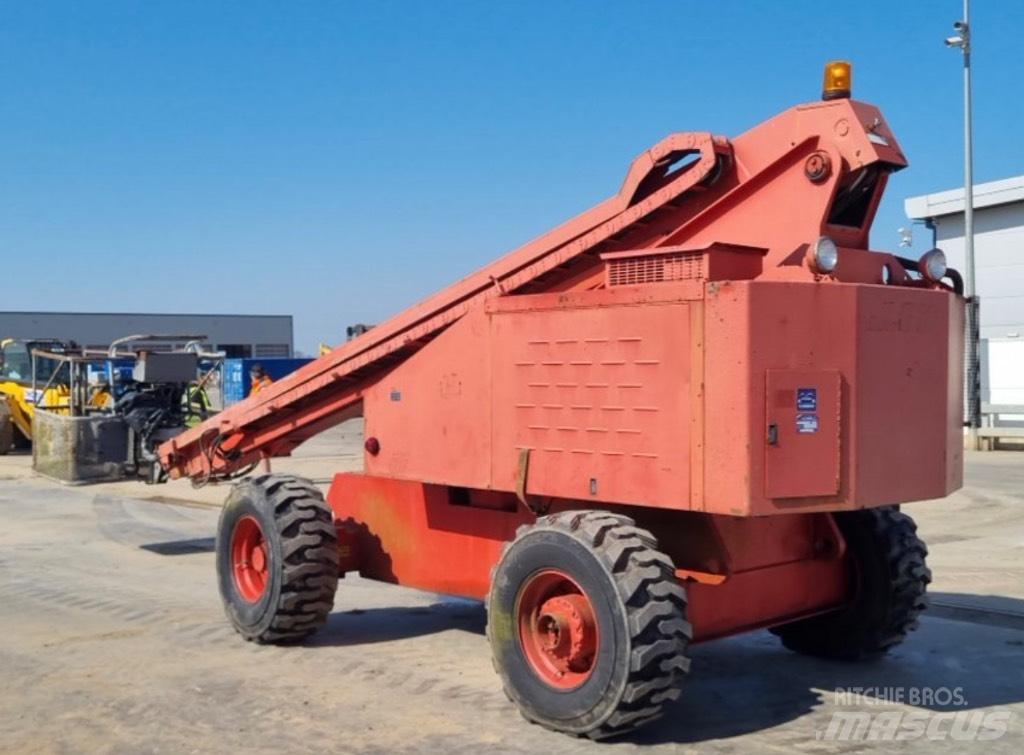 JLG 60 H 견인식 전동이동 리프트
