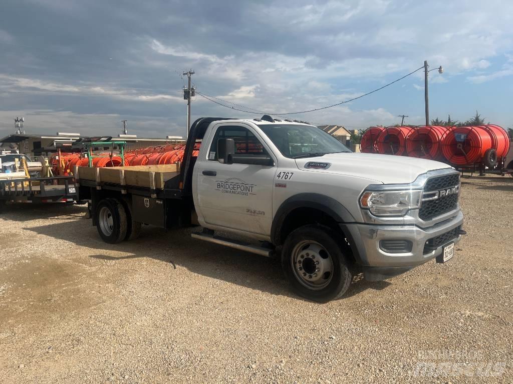 RAM 5500 플랫베드/드롭사이드 트럭