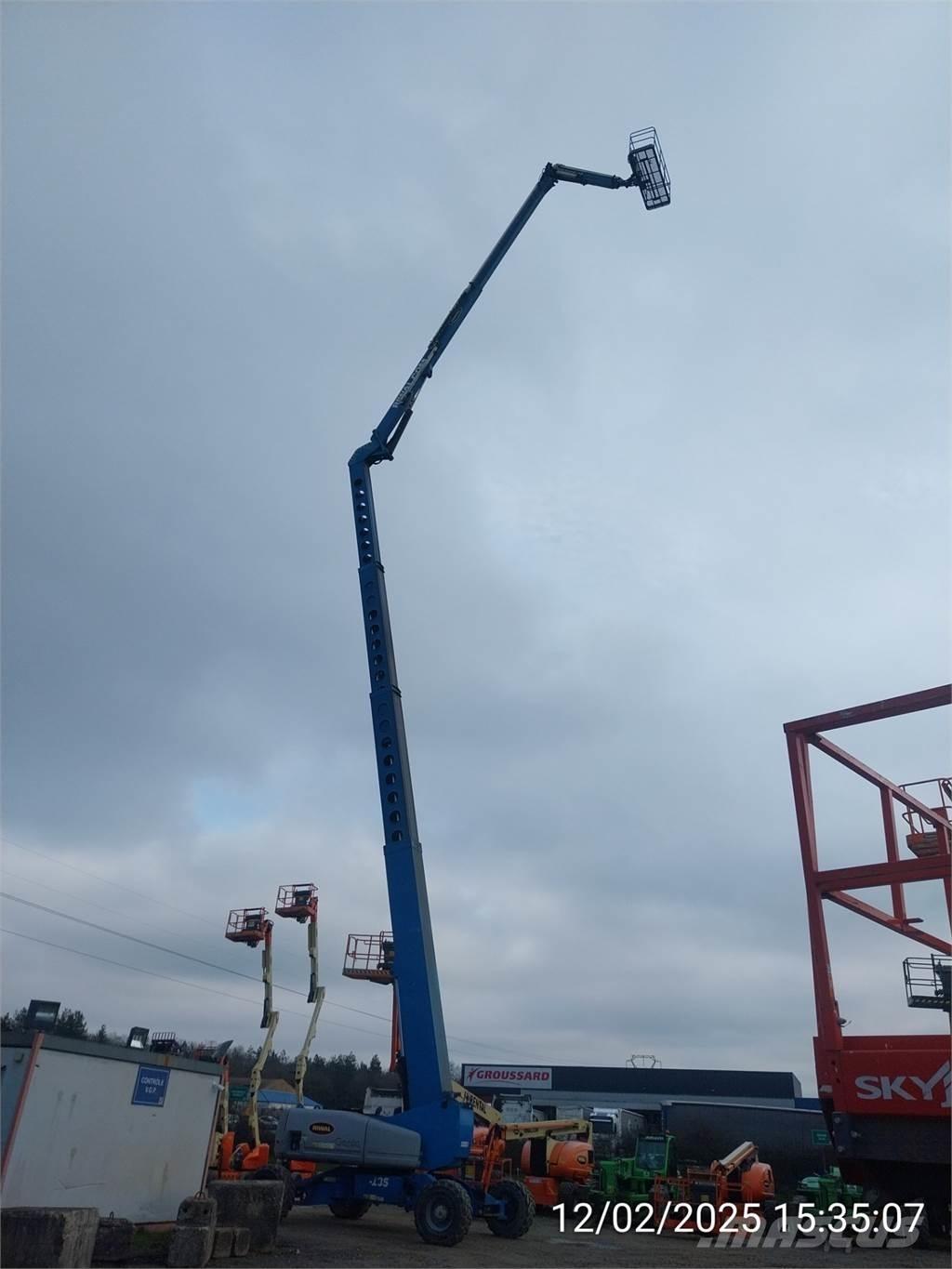 Genie Z135/70 관절형 전동이동 리프트