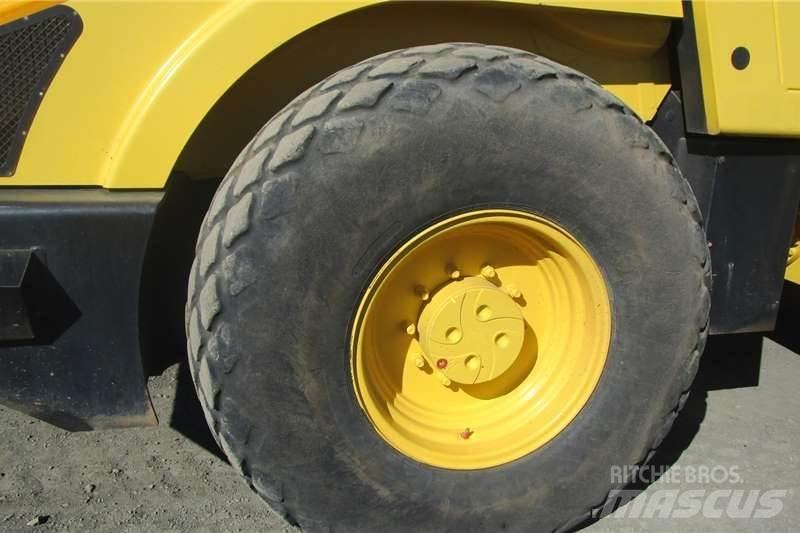 Bomag B213DH-4 콤비 롤러