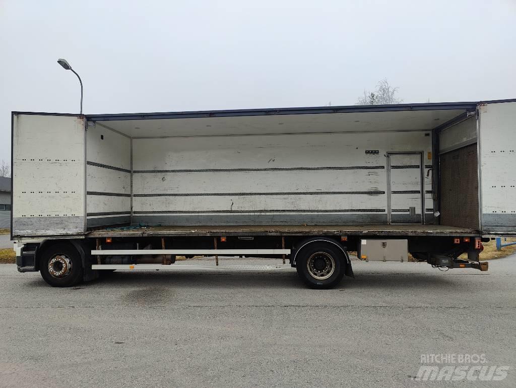 Volvo FL 260 탑차 트럭
