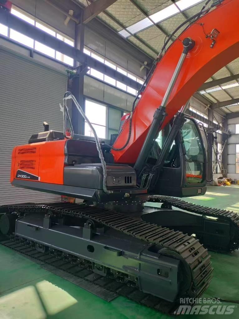 Doosan DX300 중형굴삭기 7톤-28톤