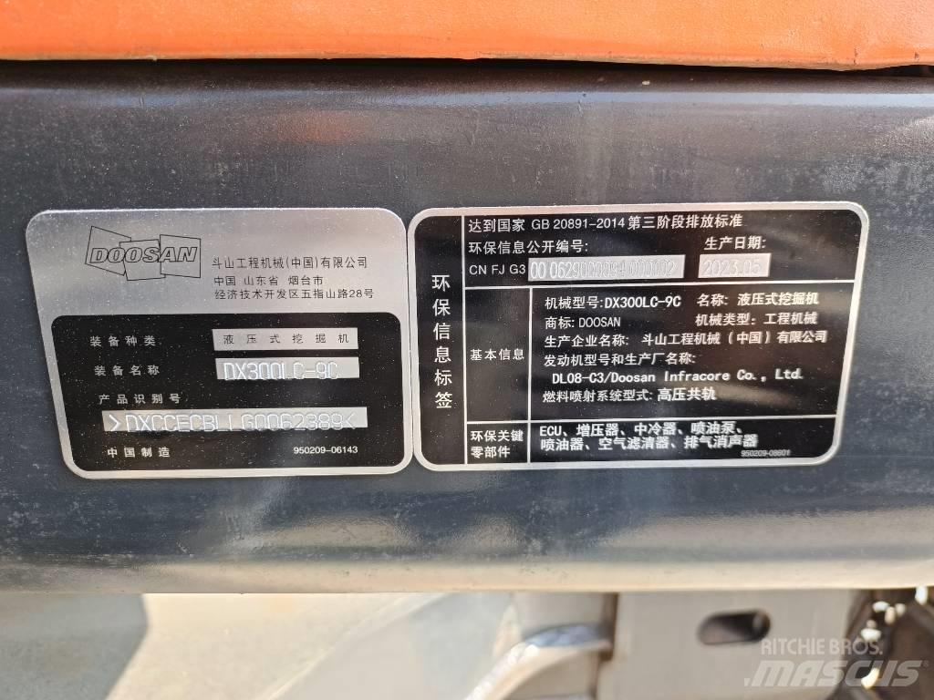 Doosan DX300-9 대형 굴삭기 29톤 이상