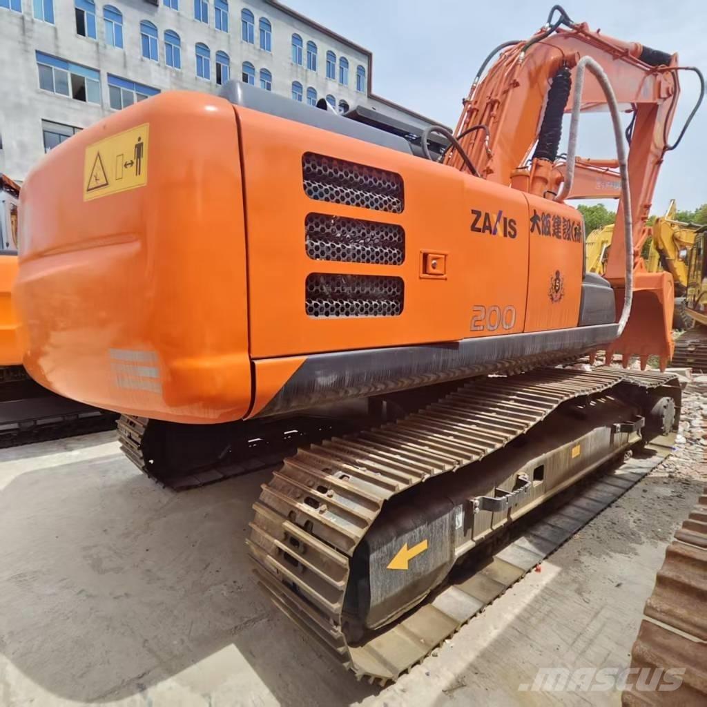 Hitachi ZX 200 대형 굴삭기 29톤 이상