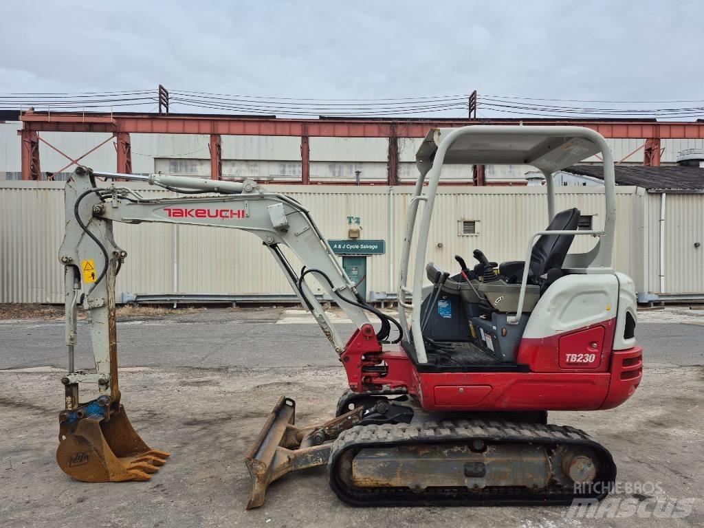 Takeuchi TB 230 소형 굴삭기 7톤 미만