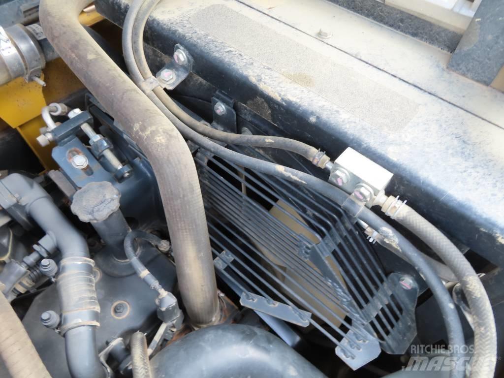 Komatsu PC 210 LC 대형 굴삭기 29톤 이상