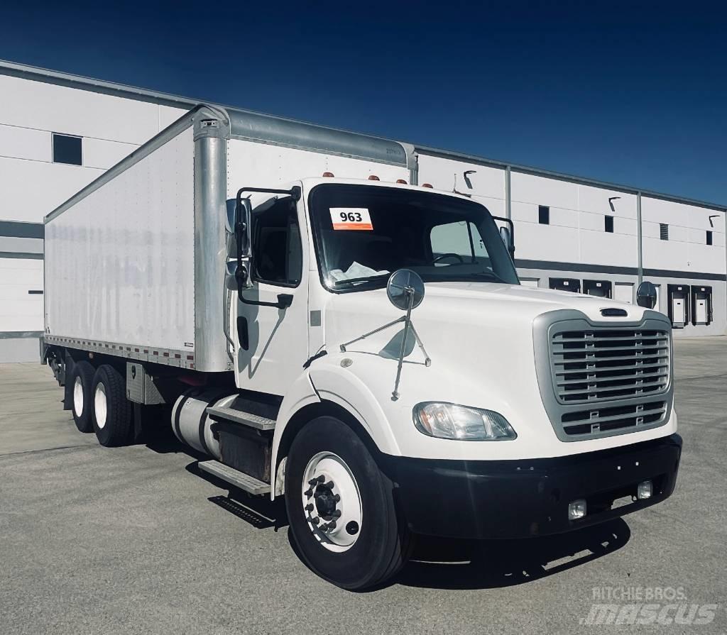 Freightliner M 106 탑차 트럭