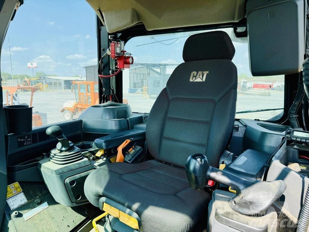 CAT D 7 크롤러 도저