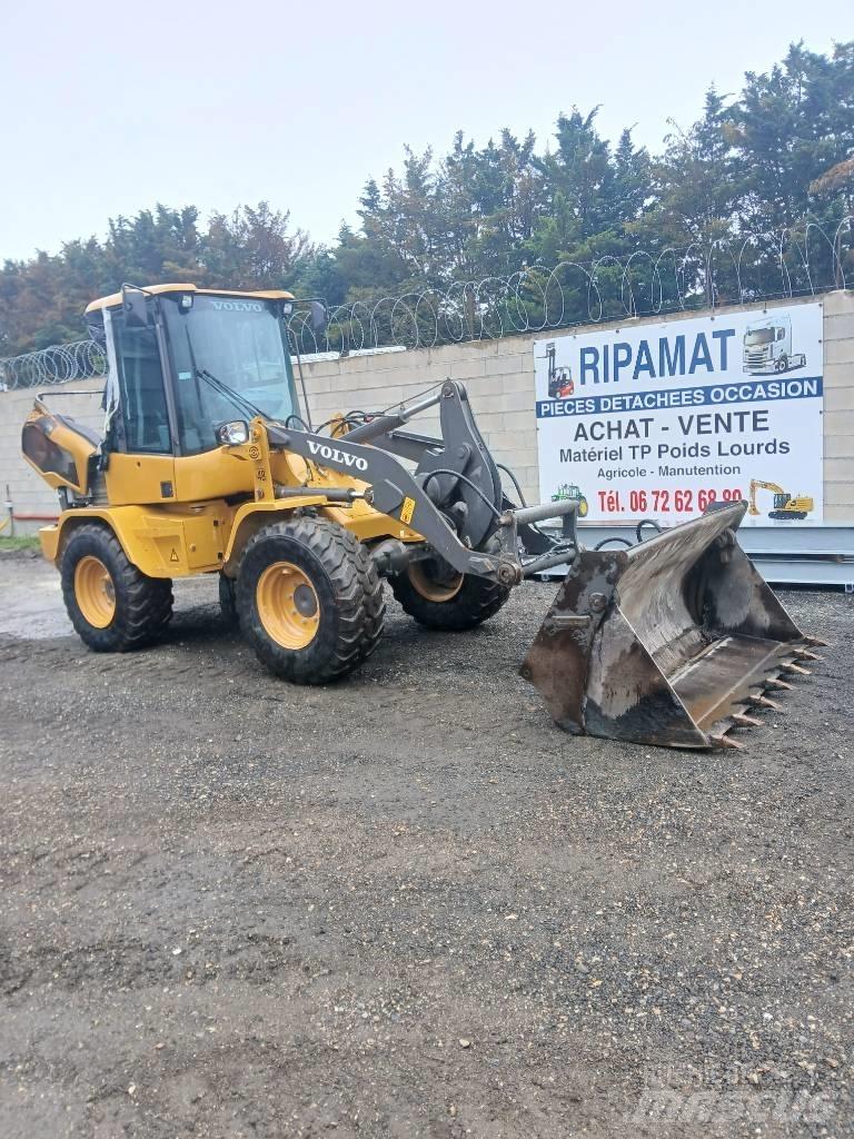 Volvo L 30 G  휠로우더
