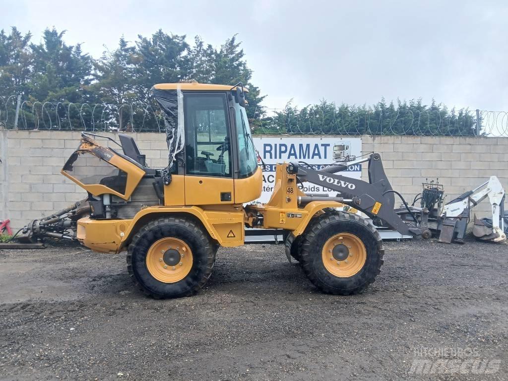 Volvo L 30 G  휠로우더