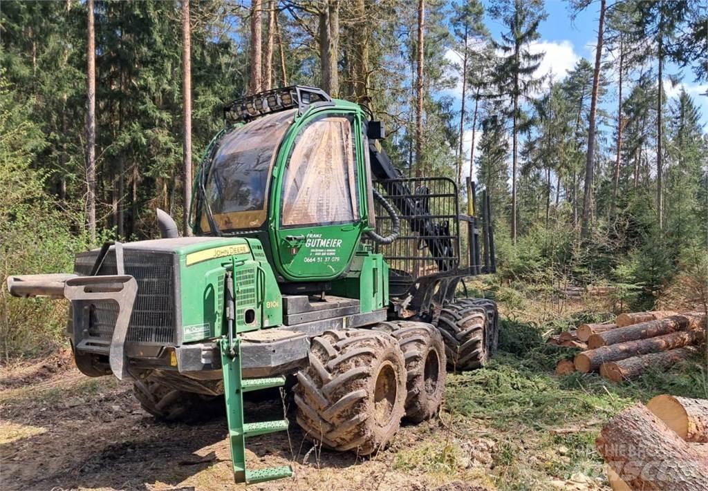 John Deere 810 E 원목 포워더