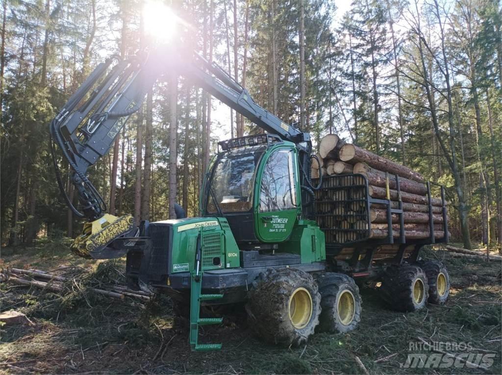 John Deere 810 E 원목 포워더